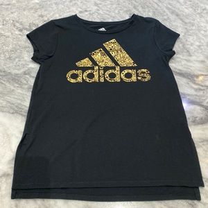 Adidas black and gold logo t-shirt. Girls L (14)